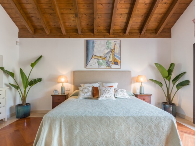 6 Bedrooms Villa in Estepona