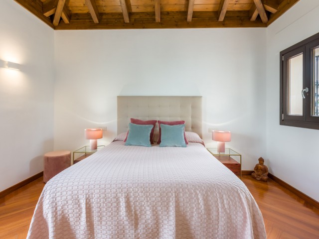 6 Bedrooms Villa in Estepona