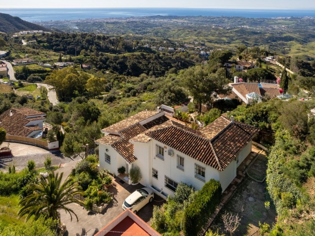 4 Schlafzimmer Villa in Valtocado