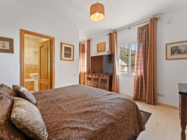 4 Schlafzimmer Villa in Valtocado
