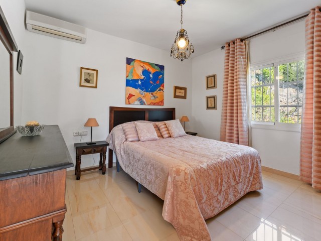 4 Schlafzimmer Villa in Valtocado