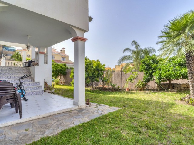 5 Bedrooms Villa in Marbella