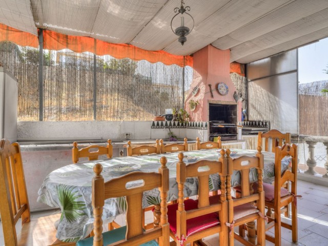 5 Bedrooms Villa in Marbella