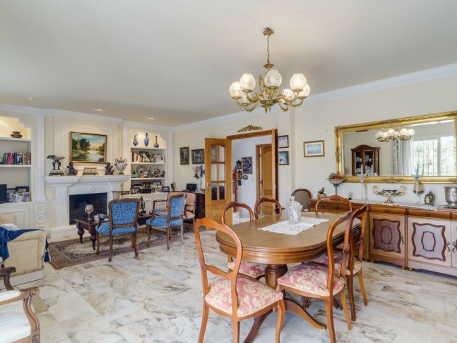 5 Bedrooms Villa in Marbella