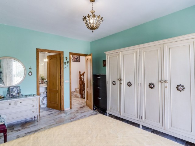 5 Bedrooms Villa in Marbella