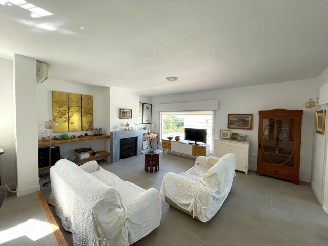 4 Soveroms Villa i Estepona