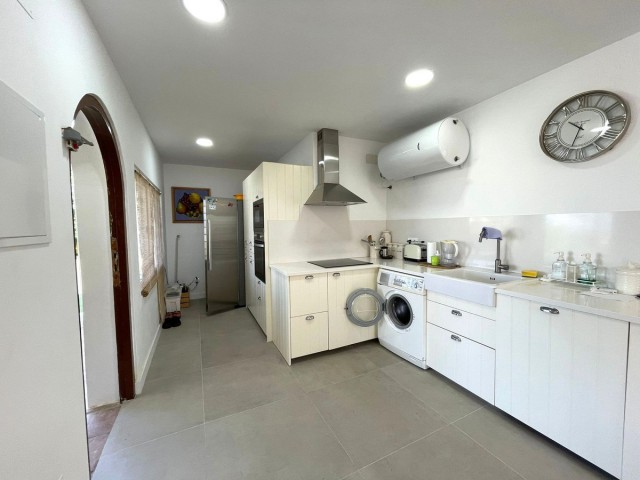 4 Soveroms Villa i Estepona