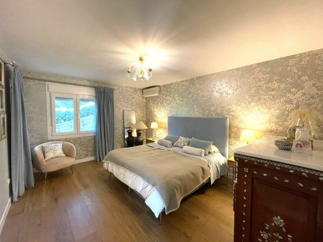 4 Soveroms Villa i Estepona