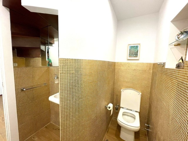 4 Soveroms Villa i Estepona