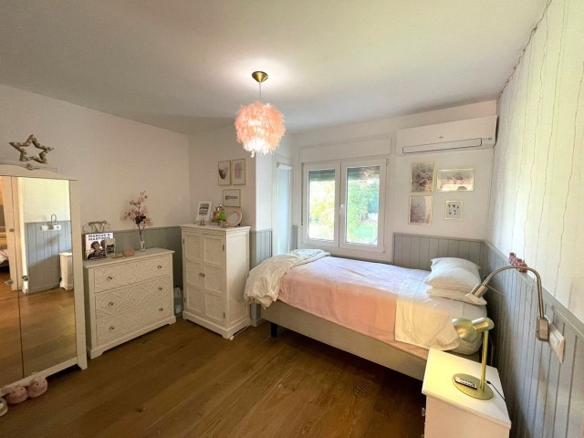 4 Soveroms Villa i Estepona