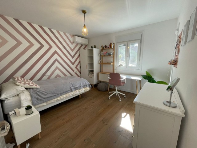 4 Soveroms Villa i Estepona