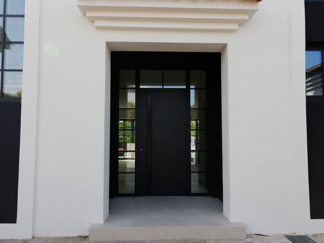 3 Soveroms Villa i Sotogrande