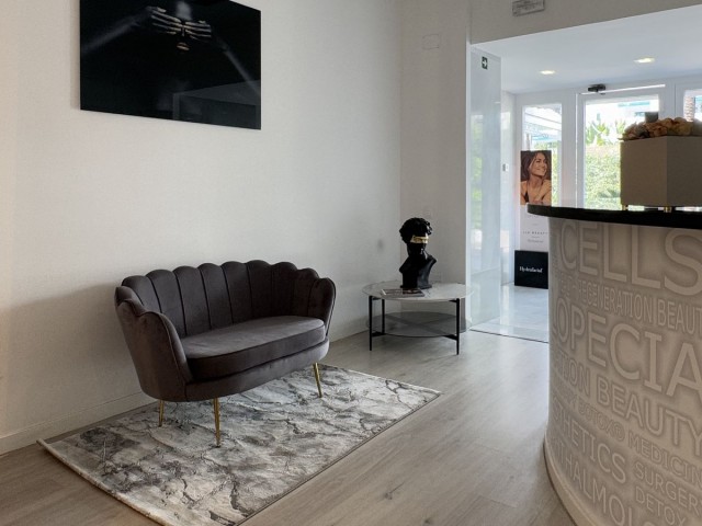 Commercial in Puerto Banús