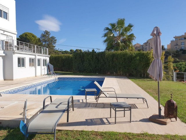 7 Sovrums Villa i Elviria
