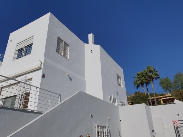 7 Sovrums Villa i Elviria