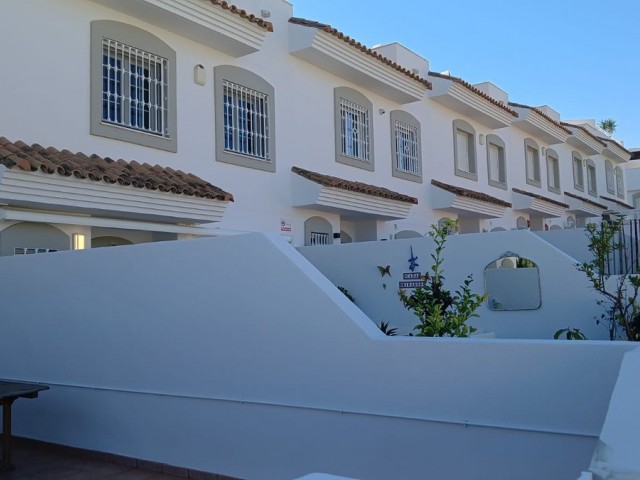 3 Schlafzimmer Reihenhaus in Nueva Andalucía