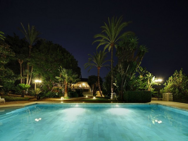 10 Slaapkamer Villa in Río Real