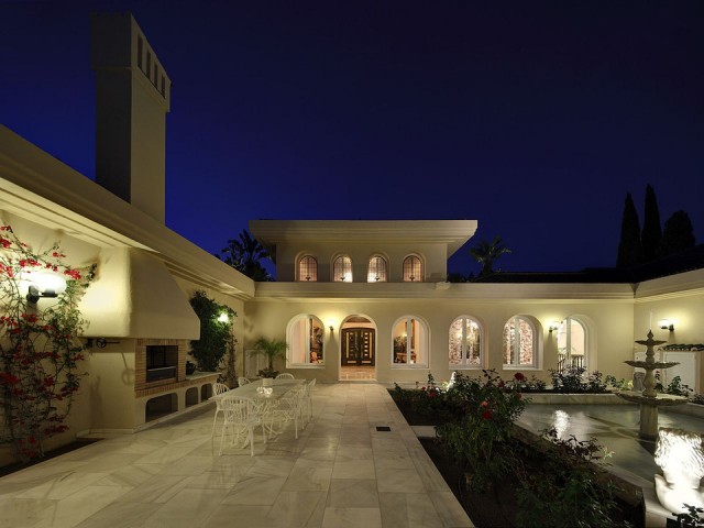 10 Slaapkamer Villa in Río Real