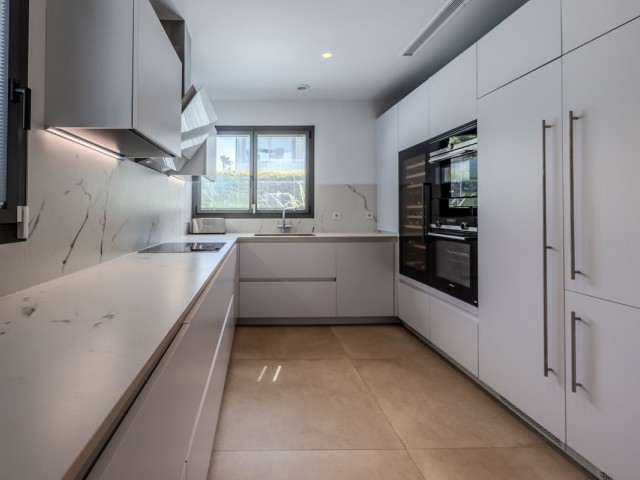 4 Makuuhuoneen Huvila Puerto Banús