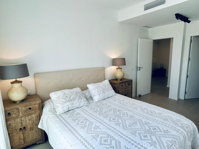 Apartamento con 2 Dormitorios  en Estepona