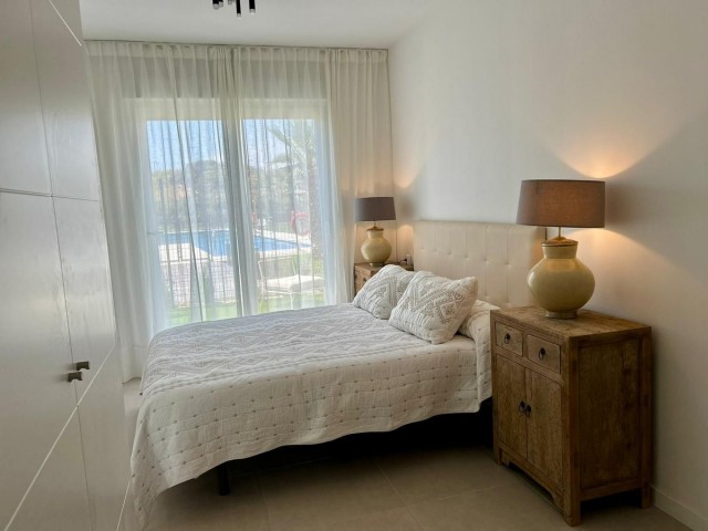 Apartamento con 2 Dormitorios  en Estepona