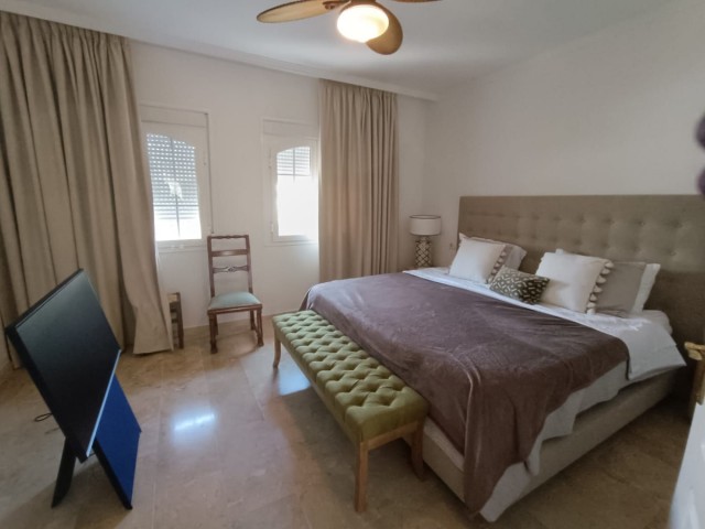 Adosado con 3 Dormitorios  en Marbella