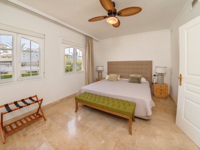 Adosado con 3 Dormitorios  en Nagüeles