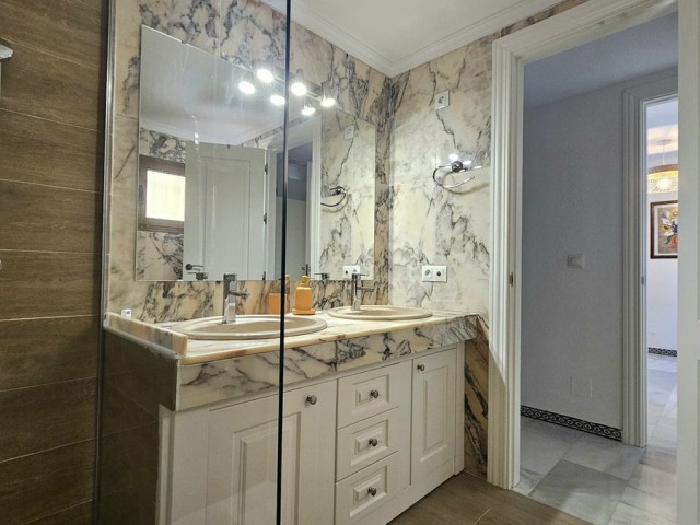 Apartamento con 2 Dormitorios  en La Cala de Mijas