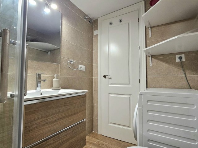 Apartamento con 2 Dormitorios  en La Cala de Mijas