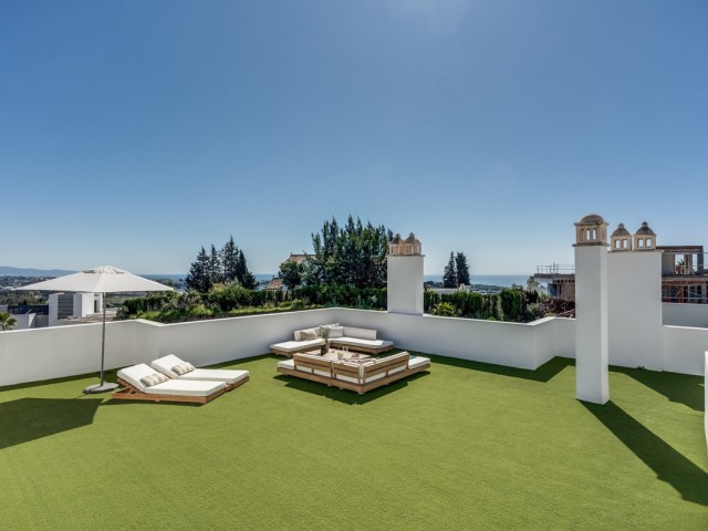 3 Bedrooms Apartment in Benahavís