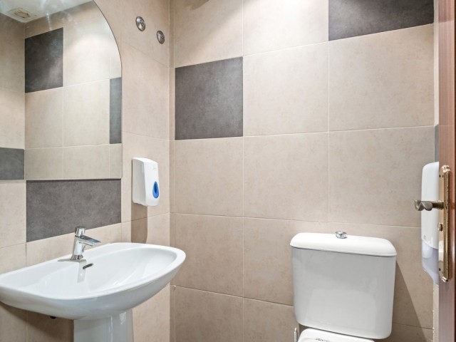 Commercial in Calahonda