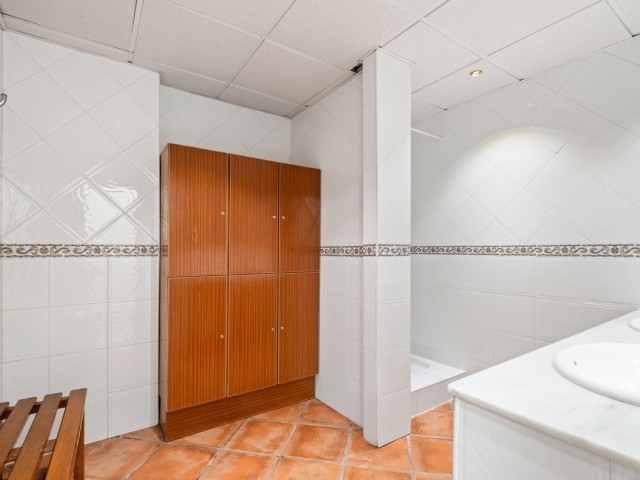 Commercial in Calahonda