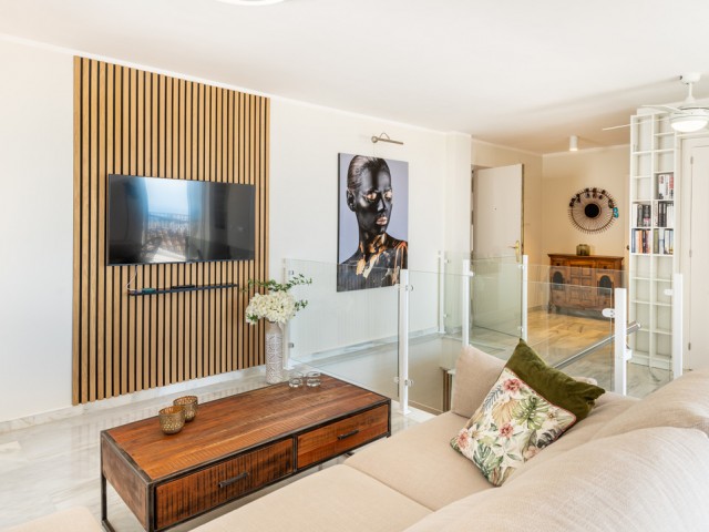 Apartamento con 3 Dormitorios  en Mijas