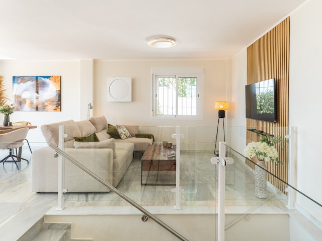 Apartamento con 3 Dormitorios  en Mijas