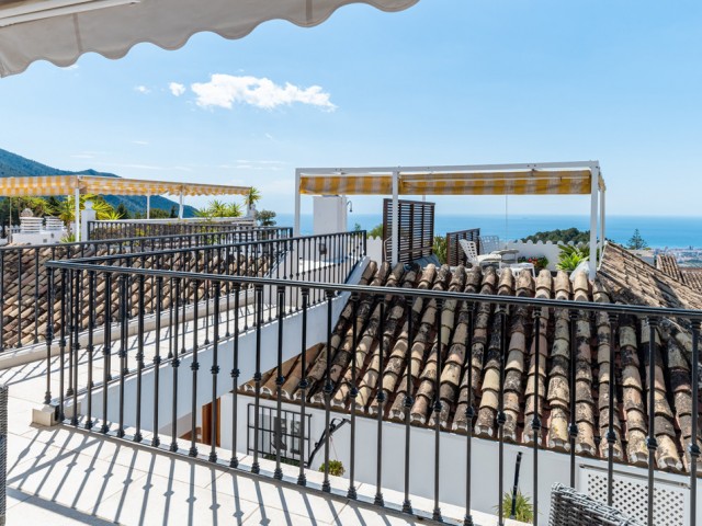 Apartamento con 3 Dormitorios  en Mijas