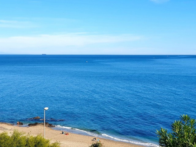 Apartamento con 3 Dormitorios  en Mijas