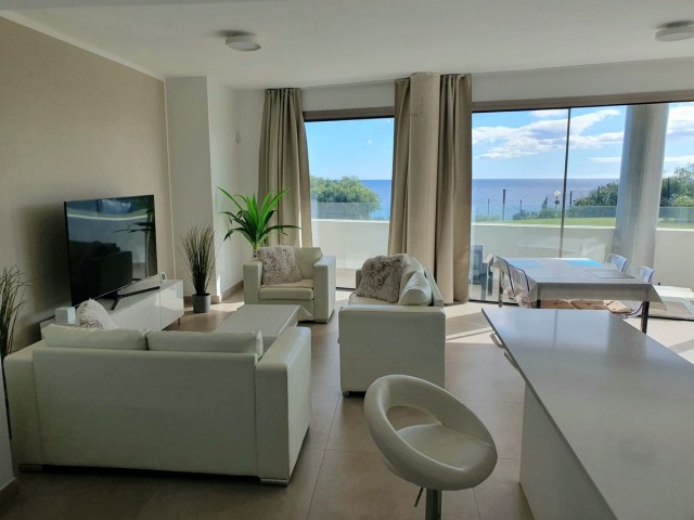 Apartamento con 3 Dormitorios  en Mijas
