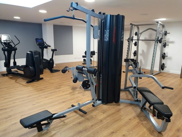 Apartamento con 3 Dormitorios  en Mijas