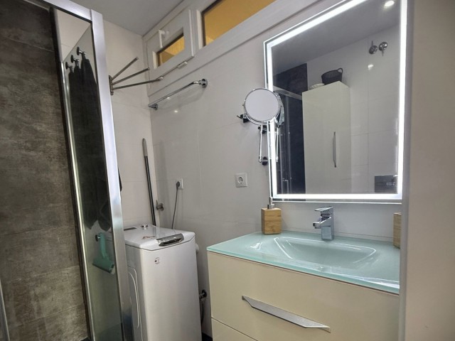 Apartamento con 2 Dormitorios  en Fuengirola