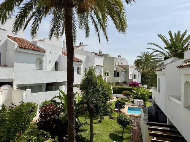 3 Schlafzimmer Reihenhaus in Nueva Andalucía