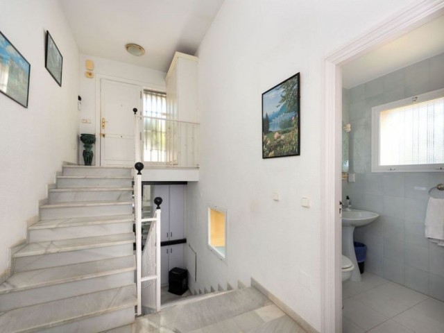 Villa con 3 Dormitorios  en Calahonda