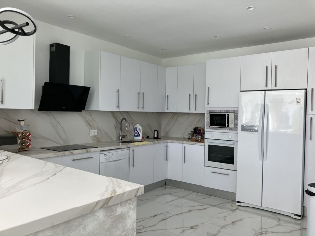 6 Bedrooms Villa in Puerto Banús