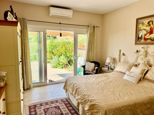 Maison mitoyenne avec 3 Chambres  à Estepona