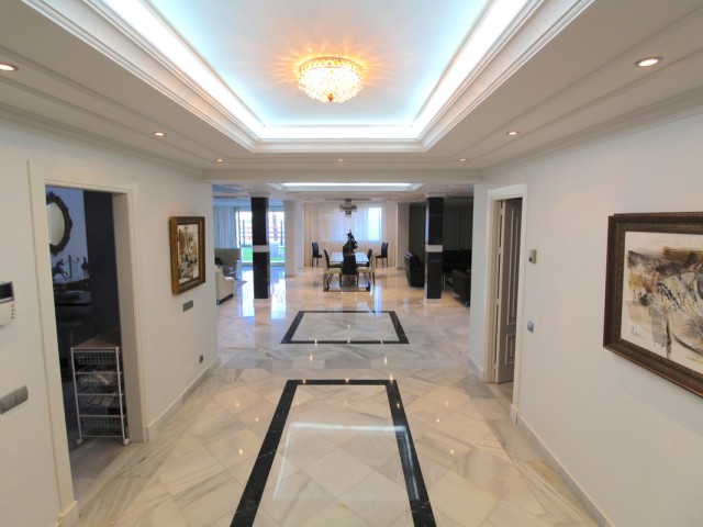 4 Schlafzimmer Apartment in Puerto Banús