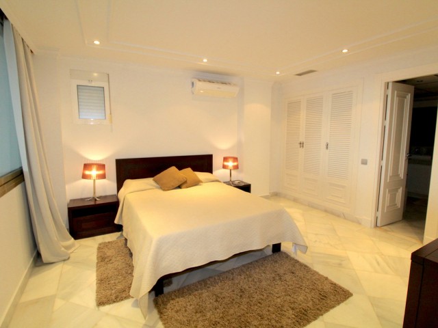4 Schlafzimmer Apartment in Puerto Banús