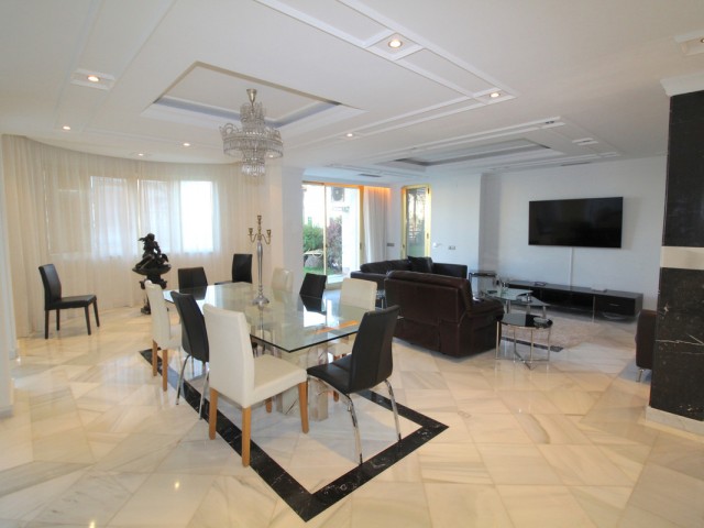 4 Schlafzimmer Apartment in Puerto Banús