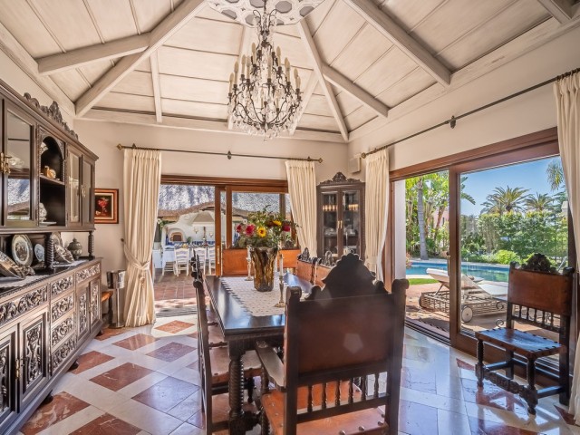 7 Makuuhuoneen Huvila Bahía de Marbella
