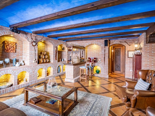 7 Makuuhuoneen Huvila Bahía de Marbella