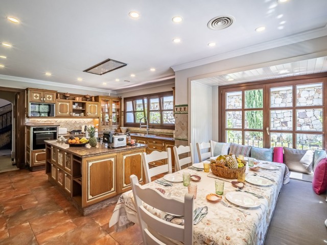 7 Makuuhuoneen Huvila Bahía de Marbella