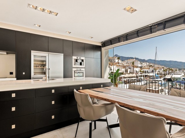 2 Makuuhuoneen Huoneisto Puerto Banús